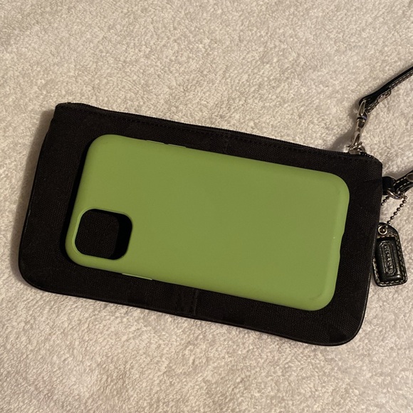 Coach Signature Black Wristlet - Picture 5 of 8